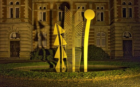 Illuminated art shadow