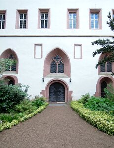 Round arch input building photo