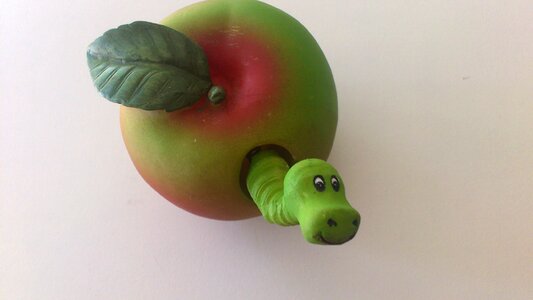 Apple worm holzapfel