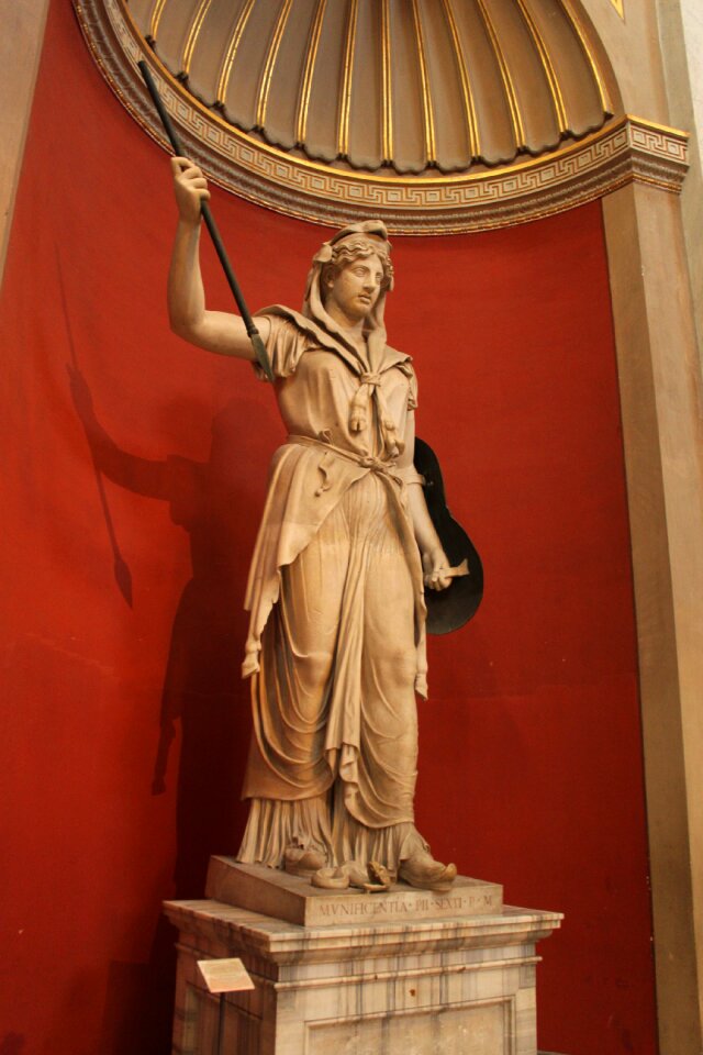 Statue soldier romano