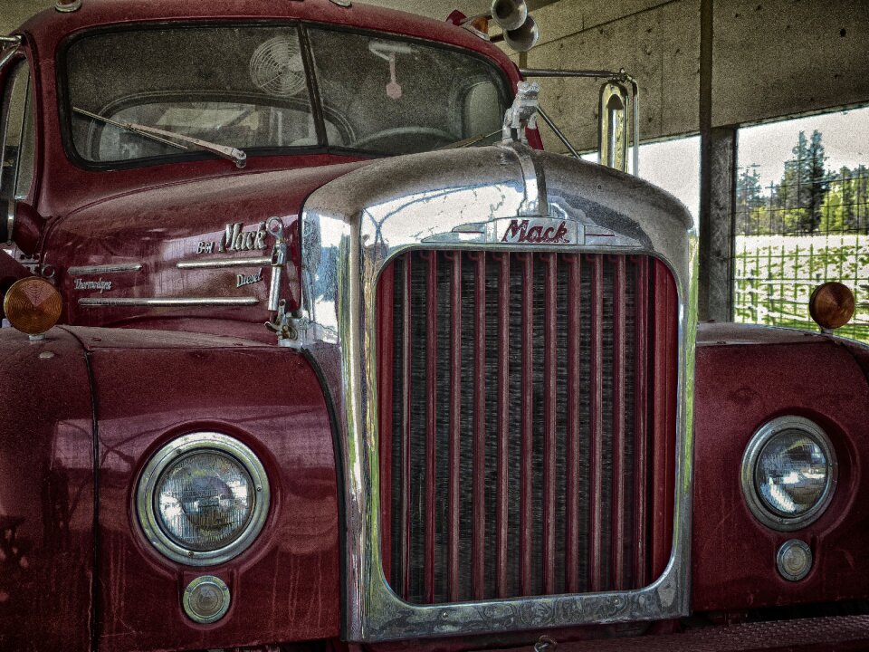 Transportation vehicle truck