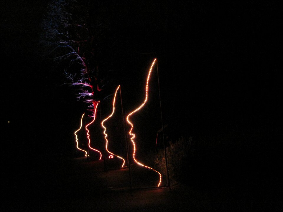 Grugapark shining light sculptures