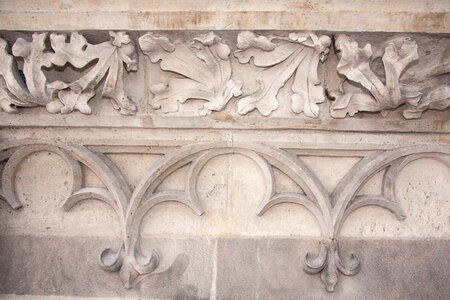 Gothic tracery leaves