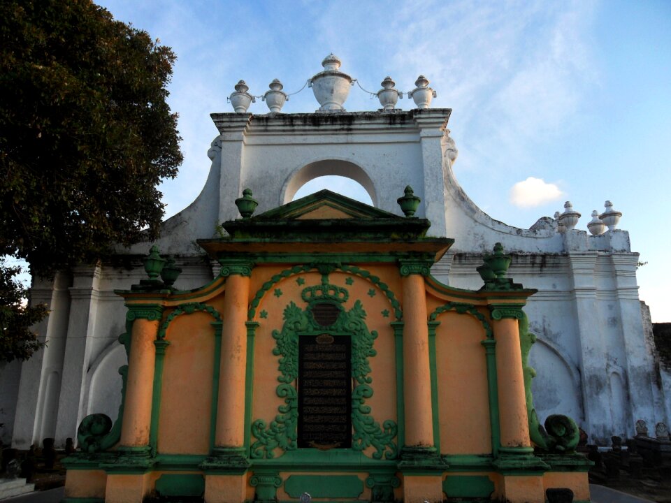 East java indonesia graves