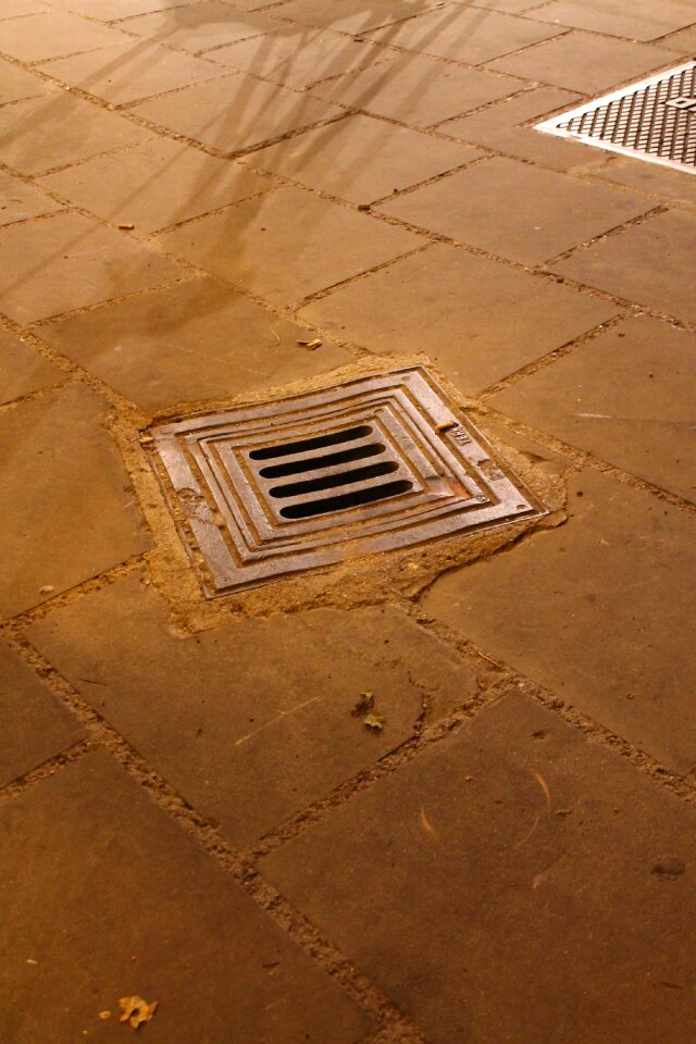 Via stones drain
