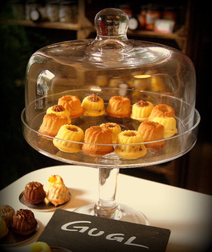 Delicious glass cloche sugar