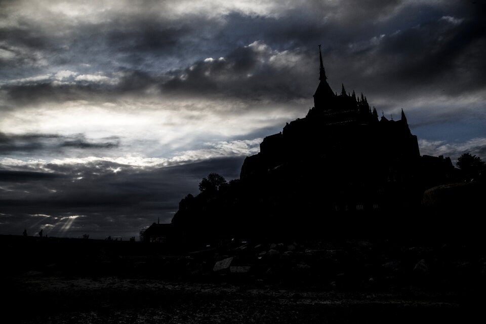 Abbaye sunset dark