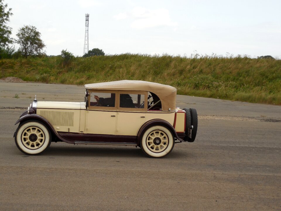 Mature flitzer automotive