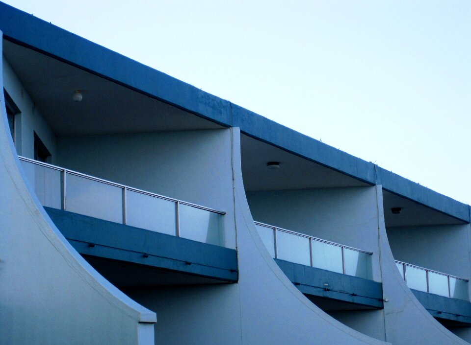 Curved balconies slants