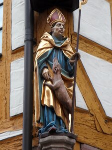 Sculpture gold golden