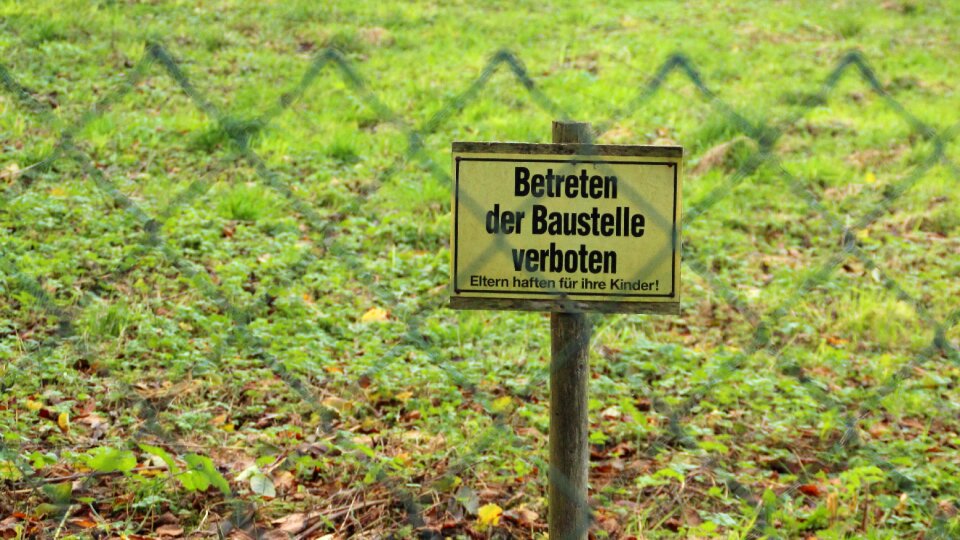 Demarcation exclusion wire