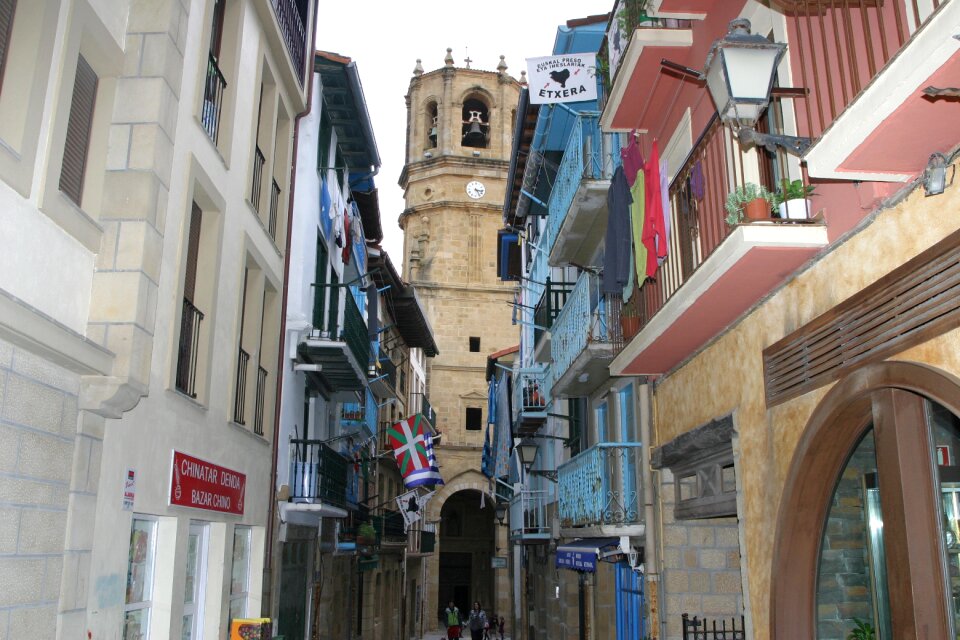 Port city houses gorge streets