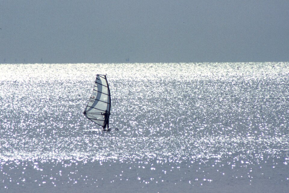 Sea of ​​winter sailing ginrin shine in yuigahama