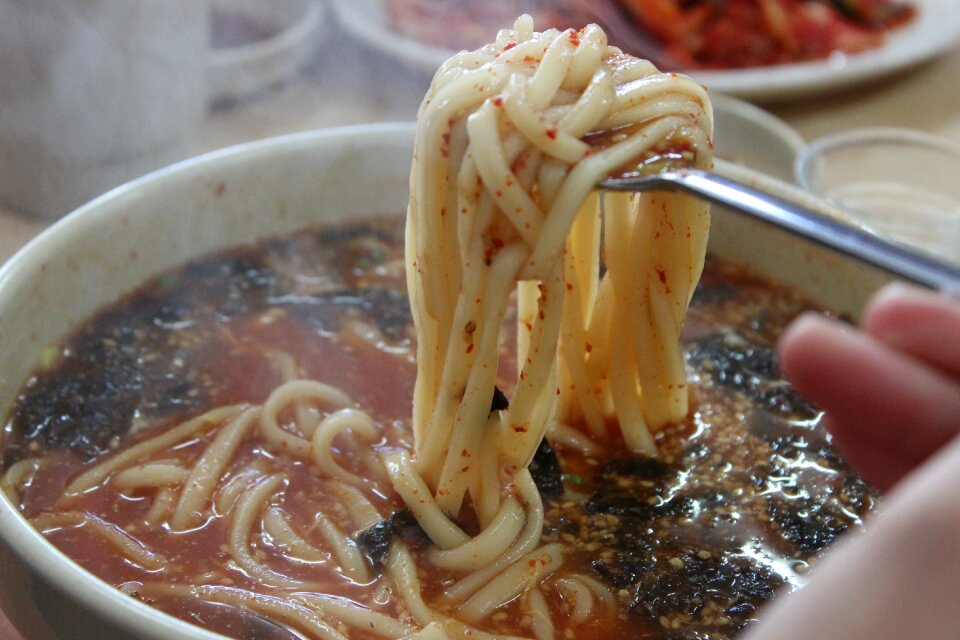 Noodles earl big kalguksu cooking