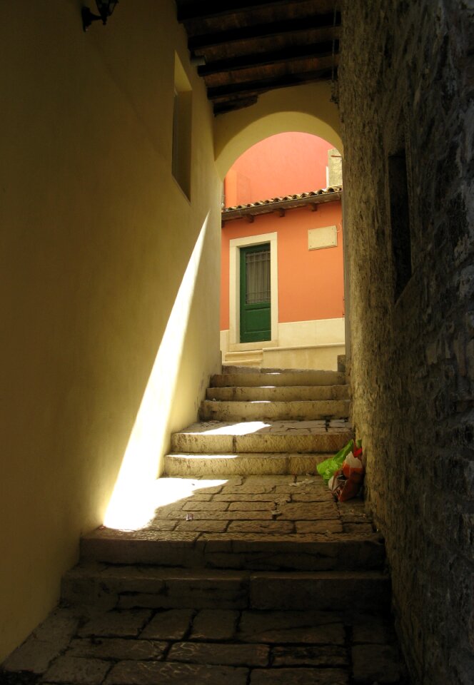 Door hell shadow