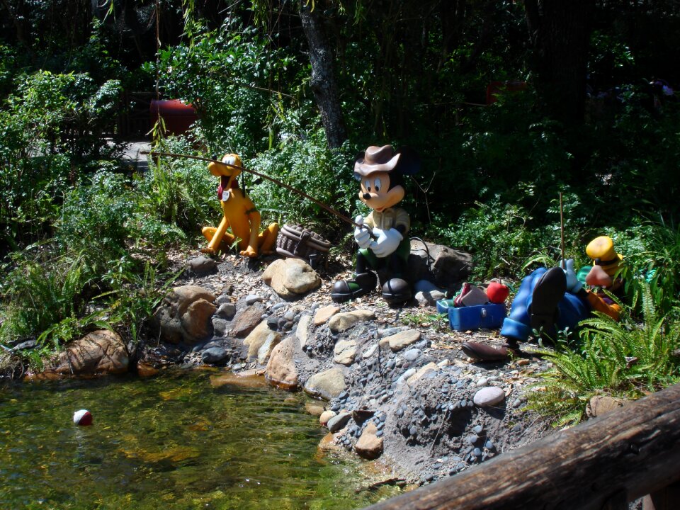 Minnie goofey catching fish