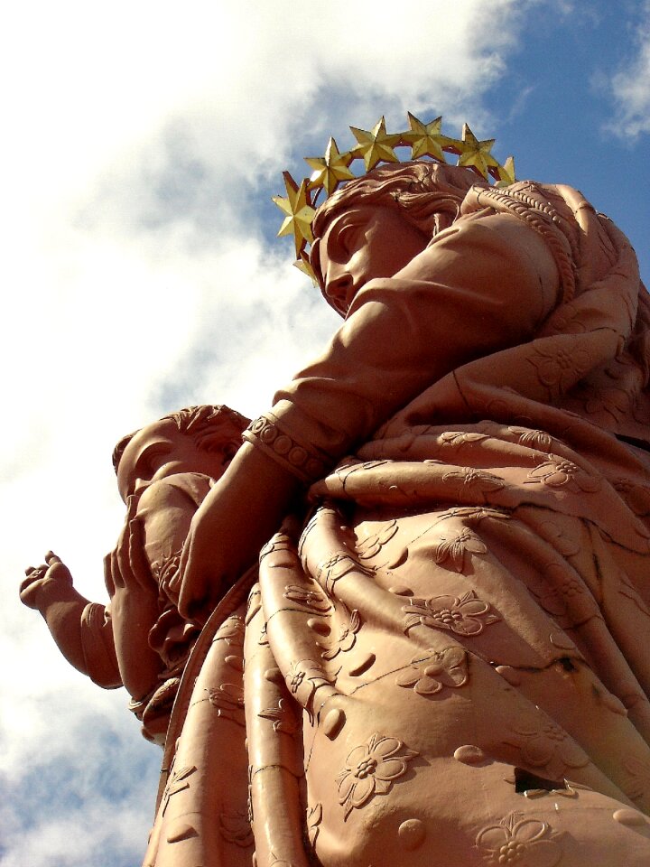 Puy in velay statue virgin and child
