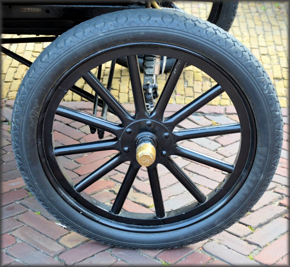 Wheel headlight antique