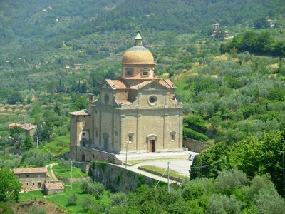 Tuscany chapel architecture