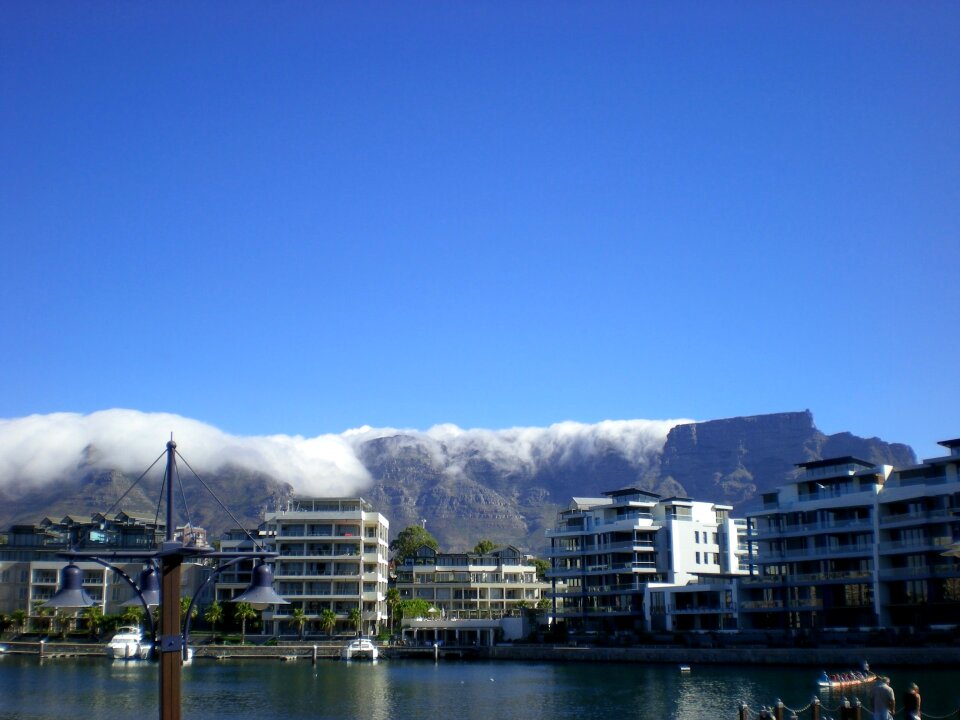 Drifting clouds table mountain table bay