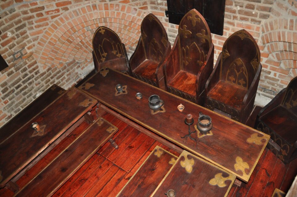 Chairs bench monument