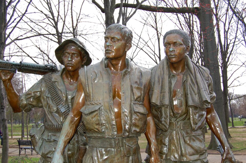 Monument courage sacrifice