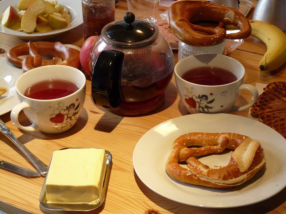 Have breakfast tee pretzel