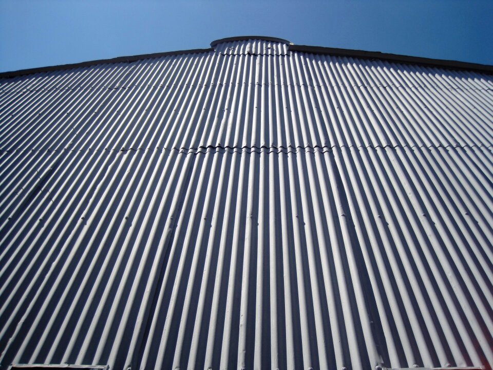Corrugated grooved light