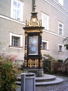 Salzburg golden thermometer column
