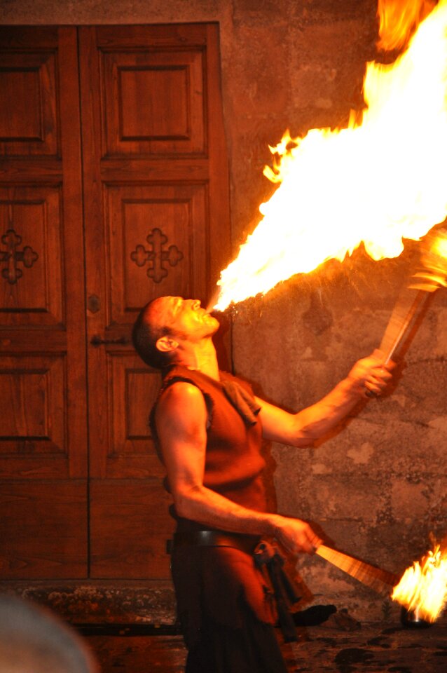 Juggler lucignolo fire eaters