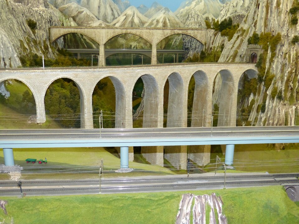 Arch valley crossing
