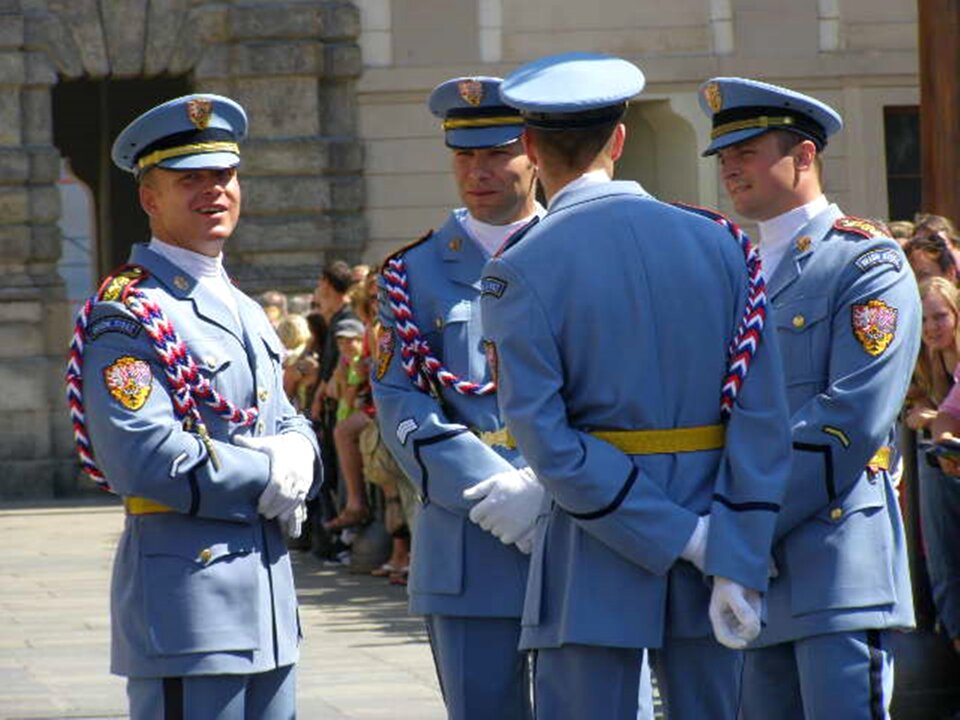 Guard prague castle babysitting