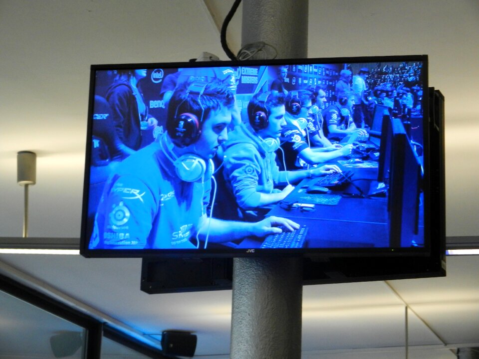 Monitor contest the rivalry