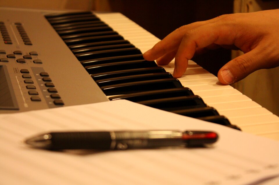 Sheet music ball point pen o prophet