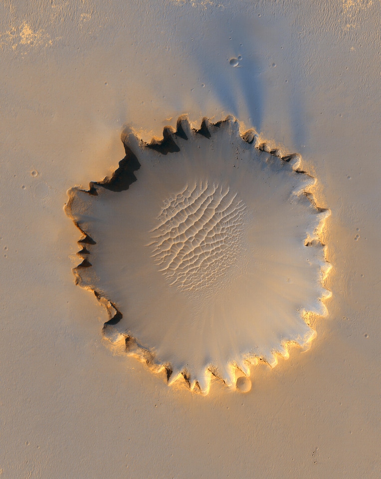 Victoria crater impact hole