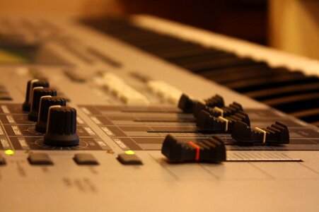 Piano synthesizer mixer
