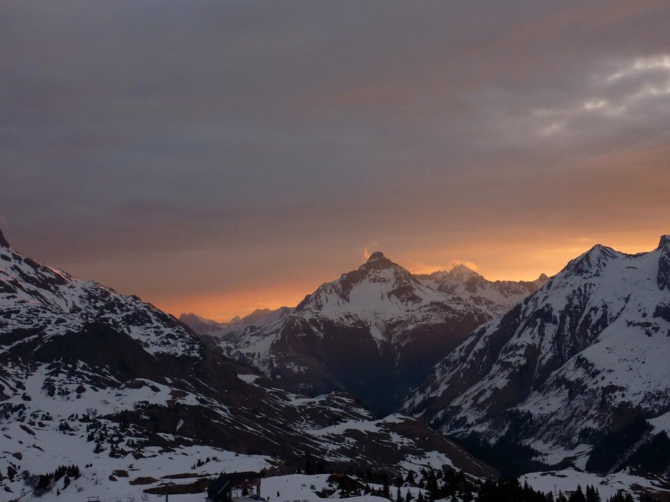 Snow sunrise alpine