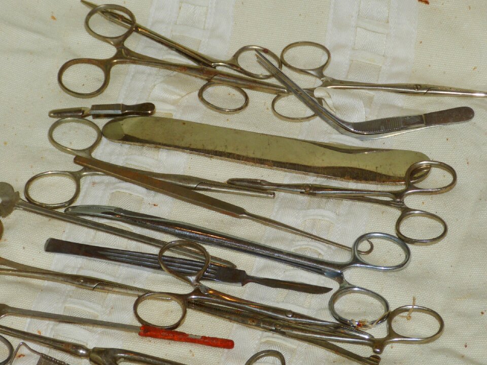 Doctor cutlery scissors photo