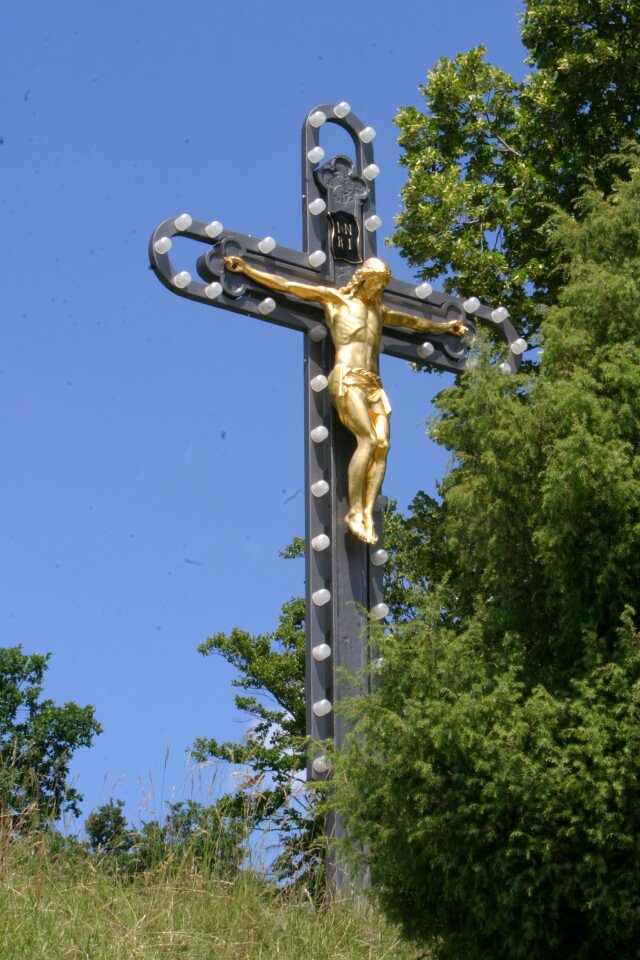 Monument cross crucifix