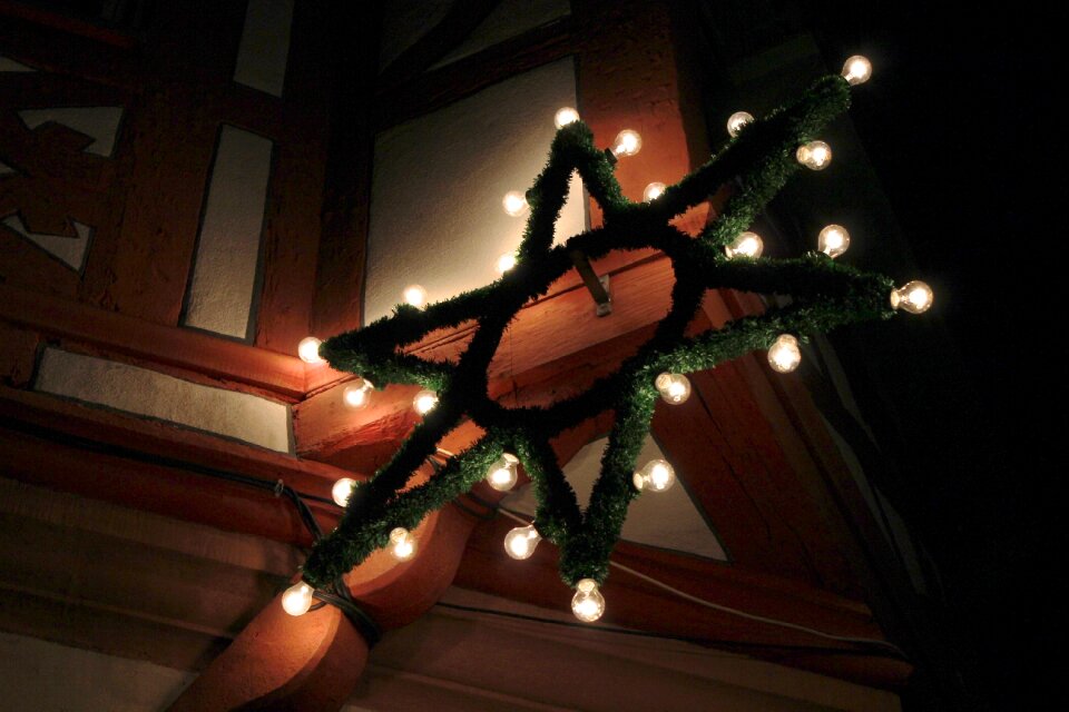 Lighting christmas lights