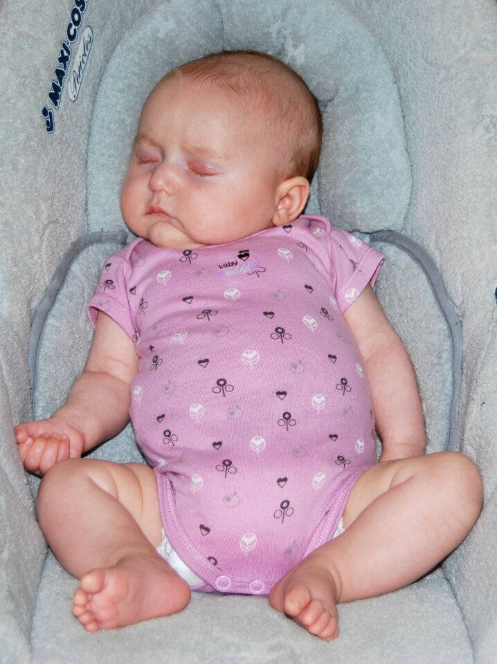 Maxi cosy girl people