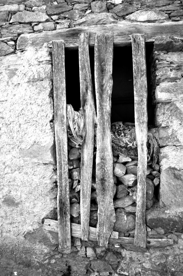 Detail old window wall stone