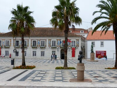 Monument statue paving stone