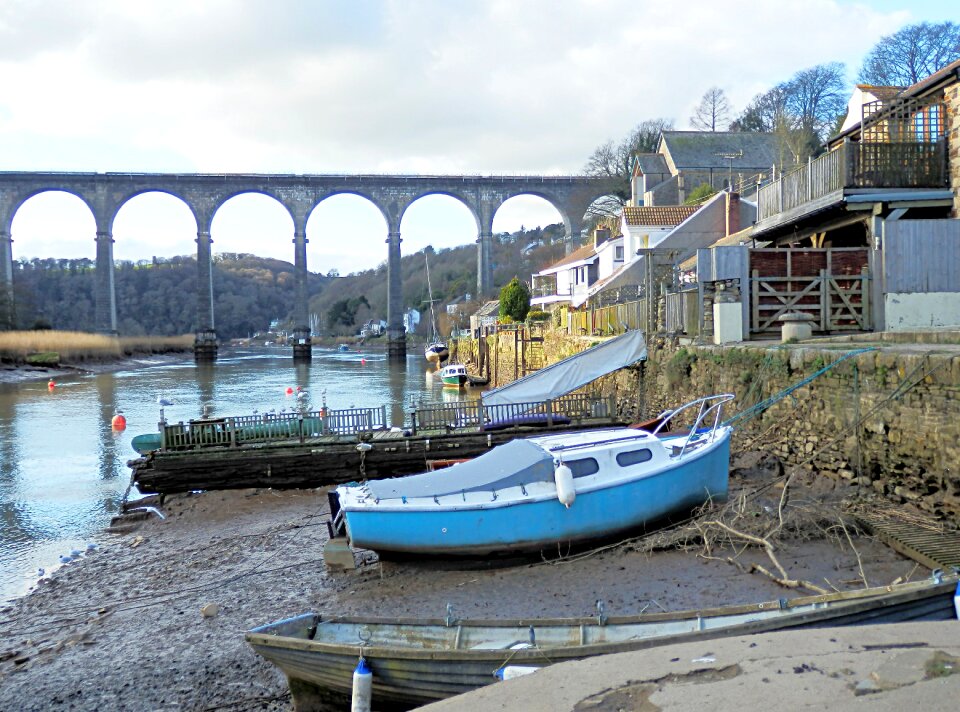 Rowing boat bridge england