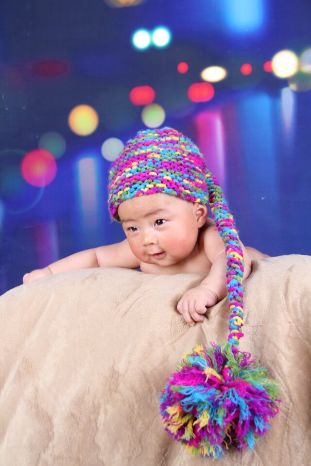 Suckling infant nursling