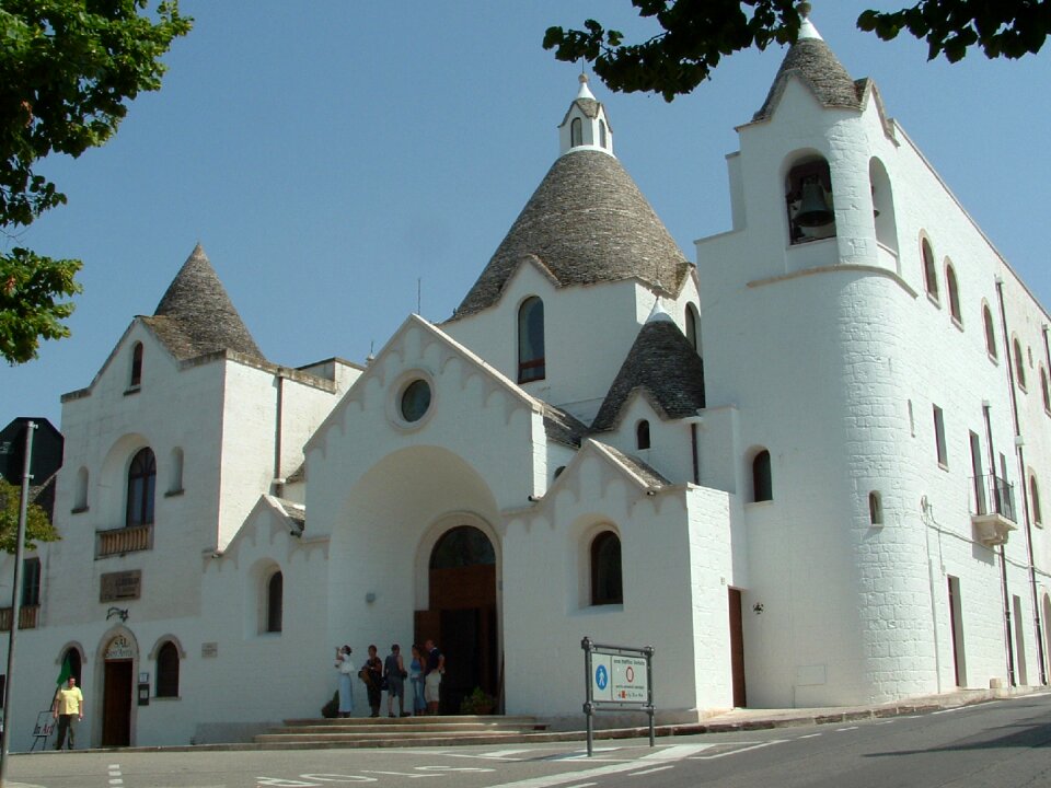 Trulli puglia church