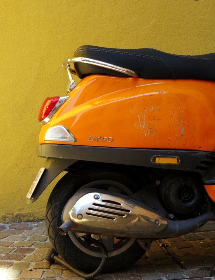Roller exhaust scratches