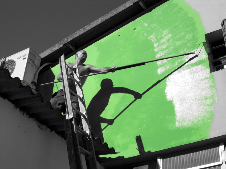 Green wall greyscale