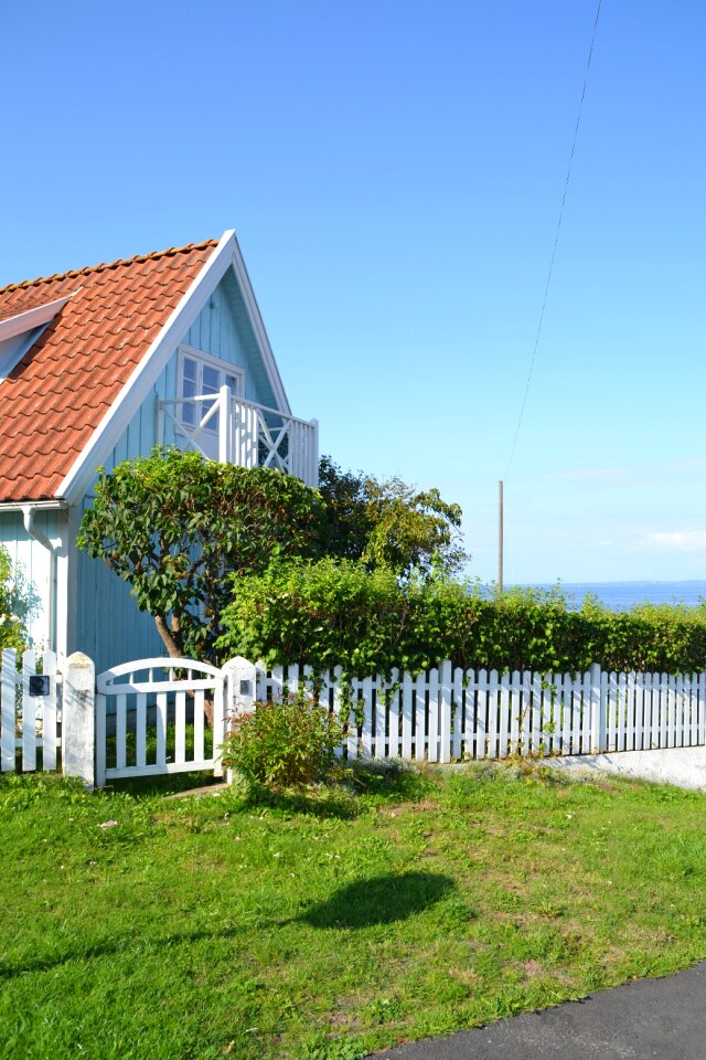 Building sweden fence