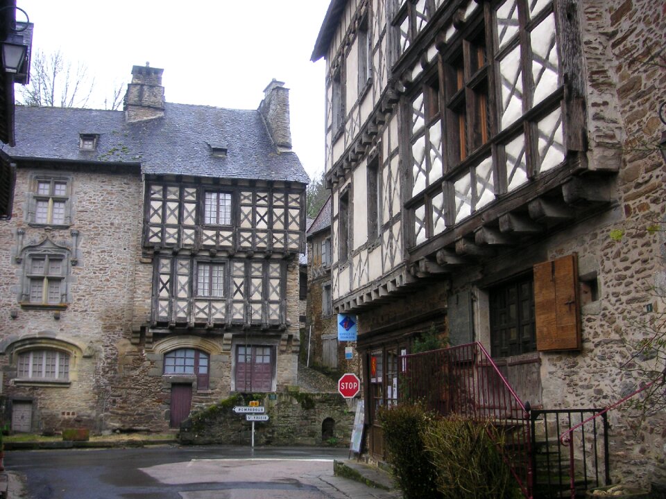 Houses old historical